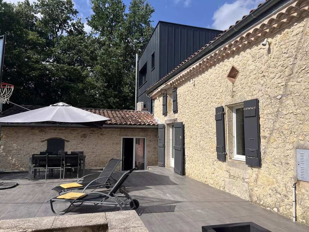 Maison à SAINT-CLAR