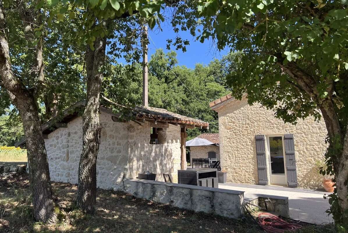 Maison à SAINT-CLAR