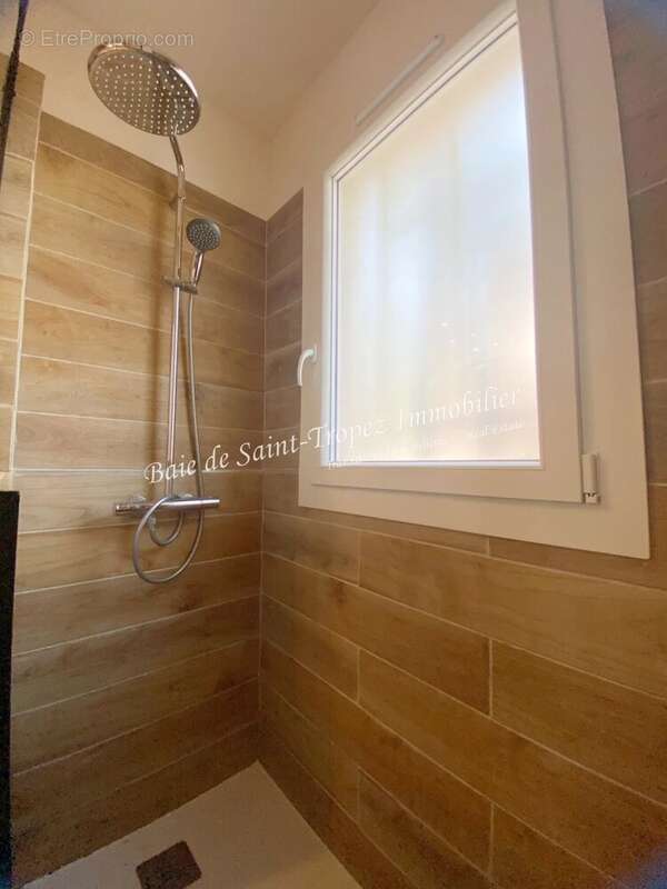 Appartement à GRIMAUD