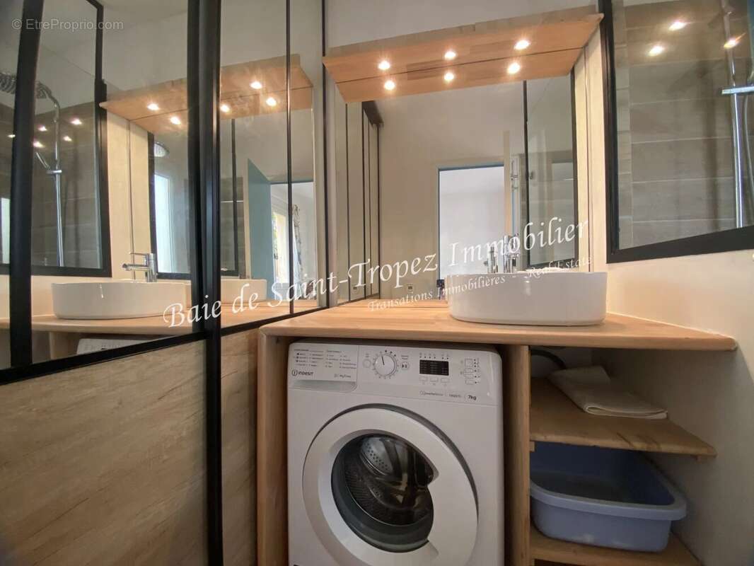 Appartement à GRIMAUD