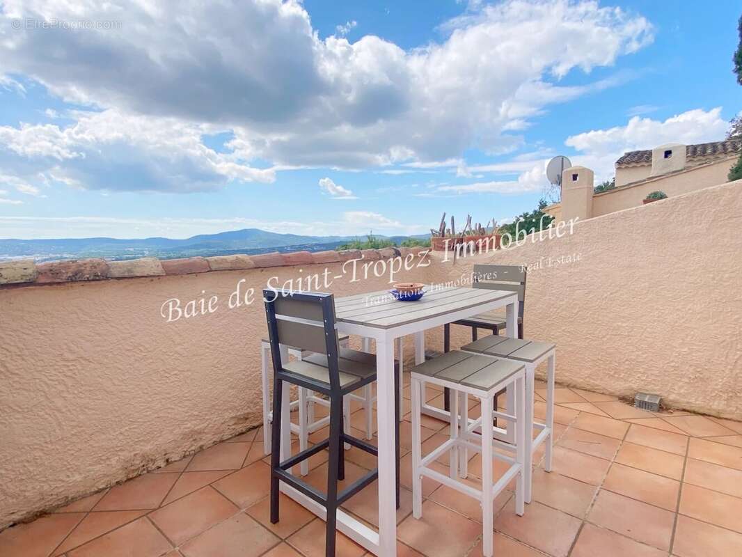 Appartement à GRIMAUD