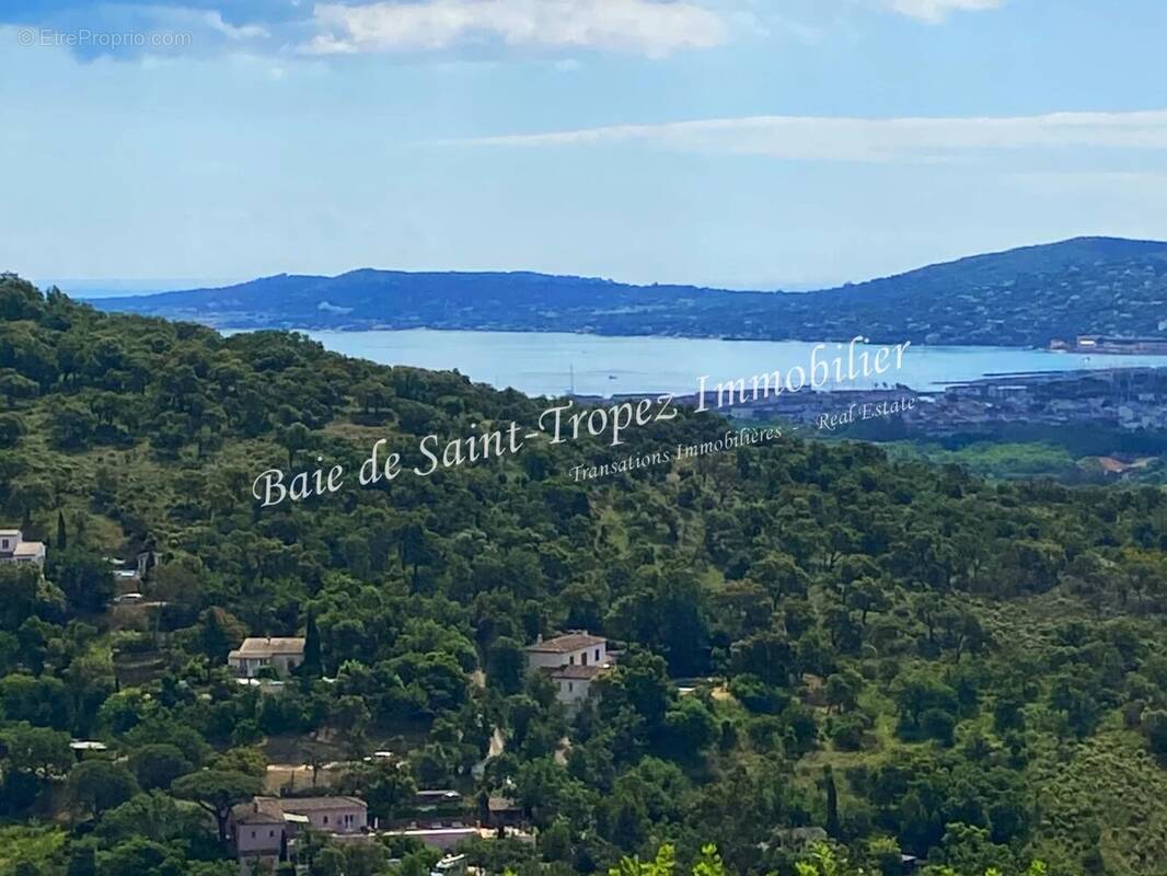 Appartement à GRIMAUD