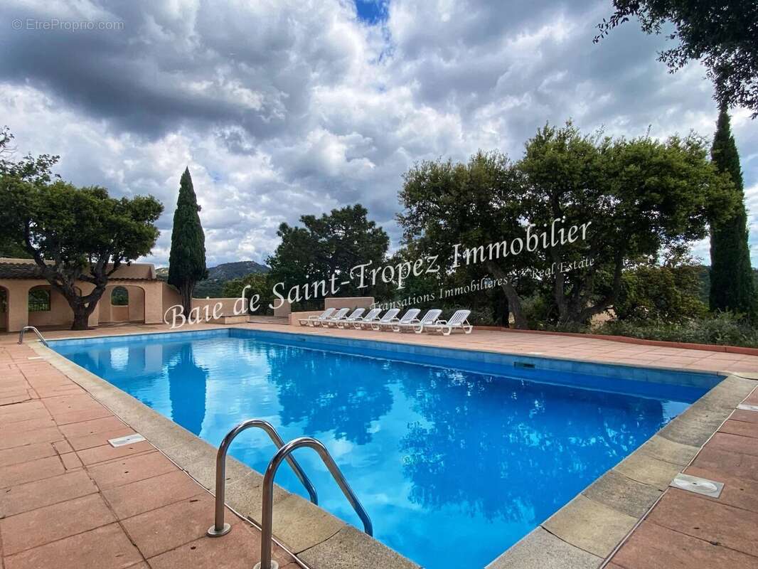 Appartement à GRIMAUD