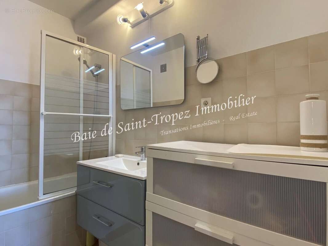 Appartement à GRIMAUD