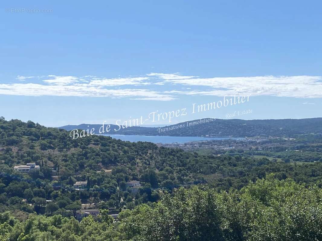 Appartement à GRIMAUD