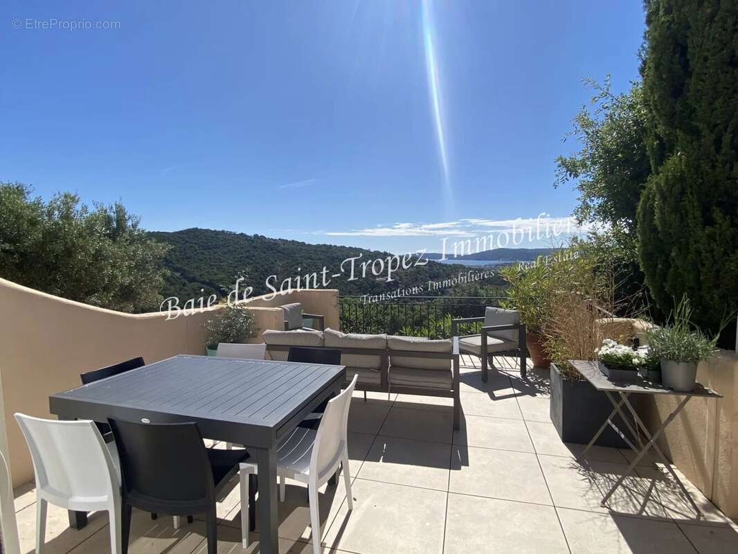 Appartement à GRIMAUD