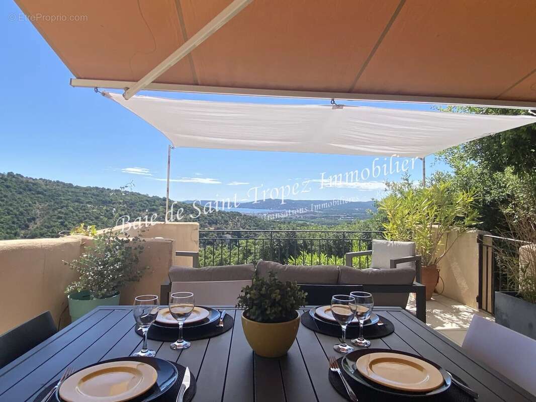 Appartement à GRIMAUD