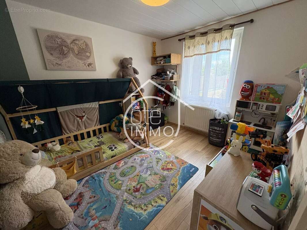 Maison à SAINT-PIERRE-D&#039;EYRAUD