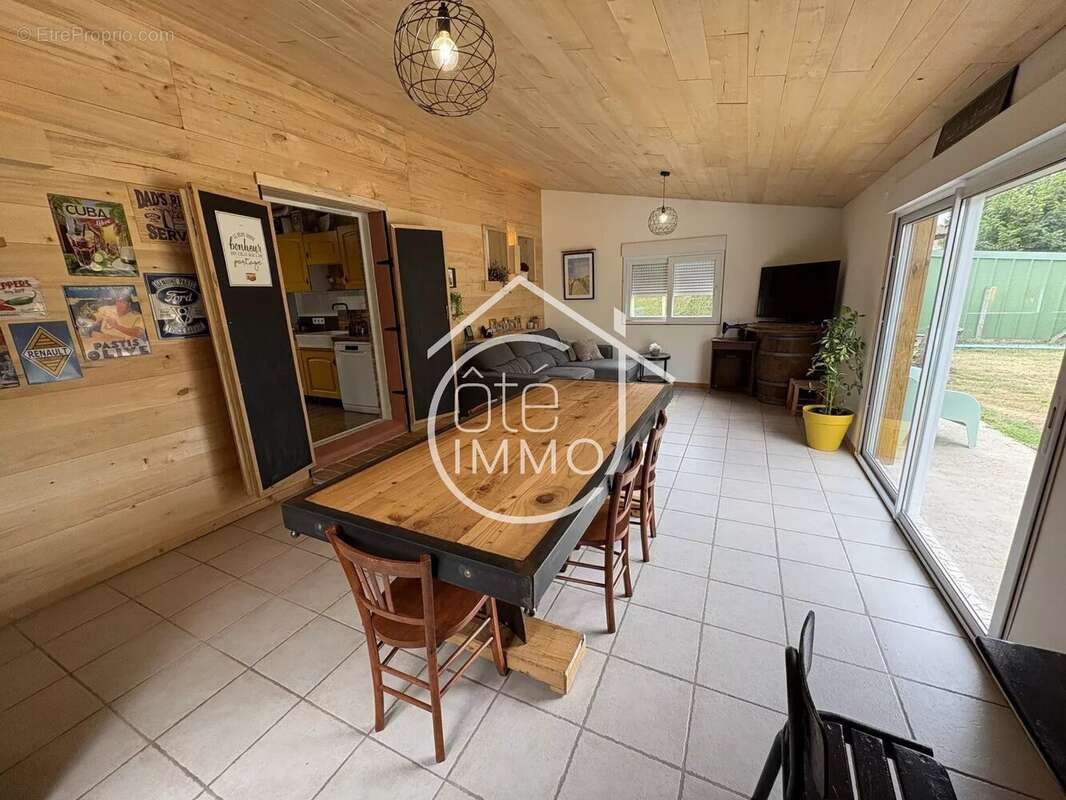 Maison à SAINT-PIERRE-D&#039;EYRAUD