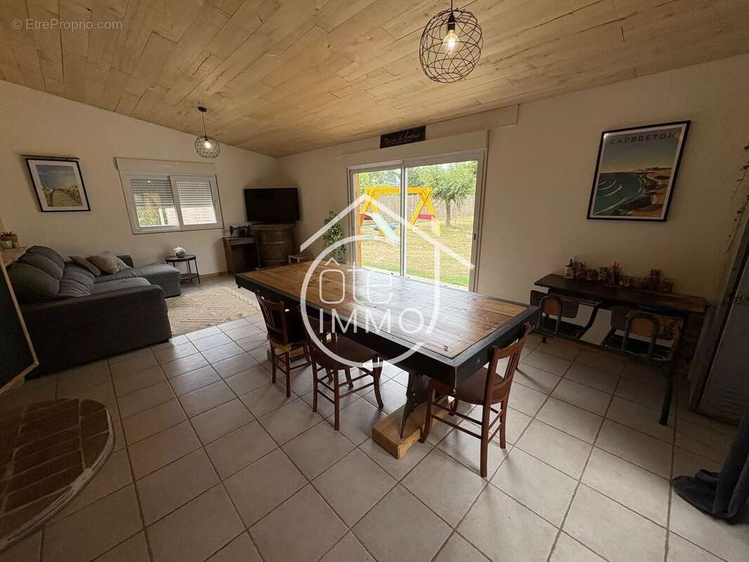 Maison à SAINT-PIERRE-D&#039;EYRAUD