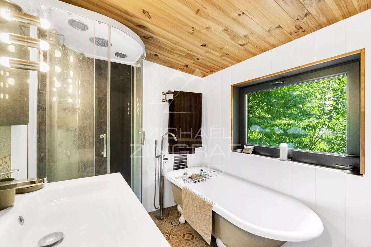 Maison à GREOLIERES