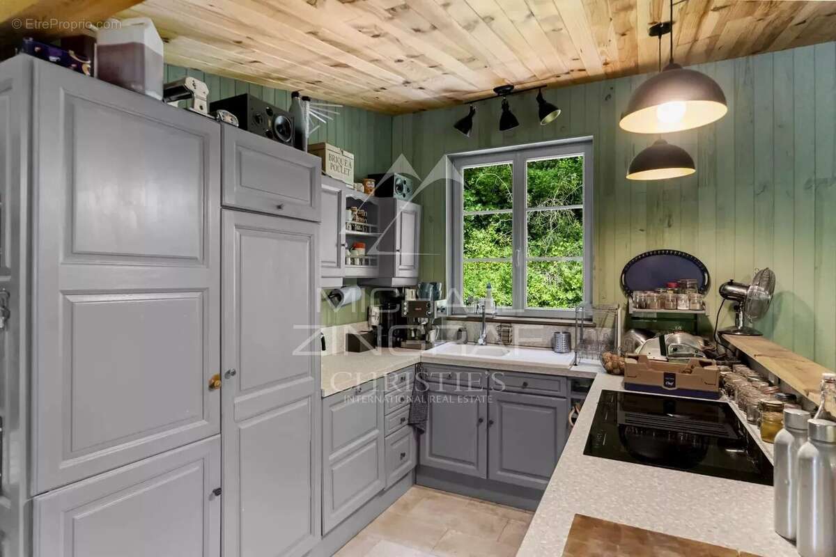 Maison à GREOLIERES