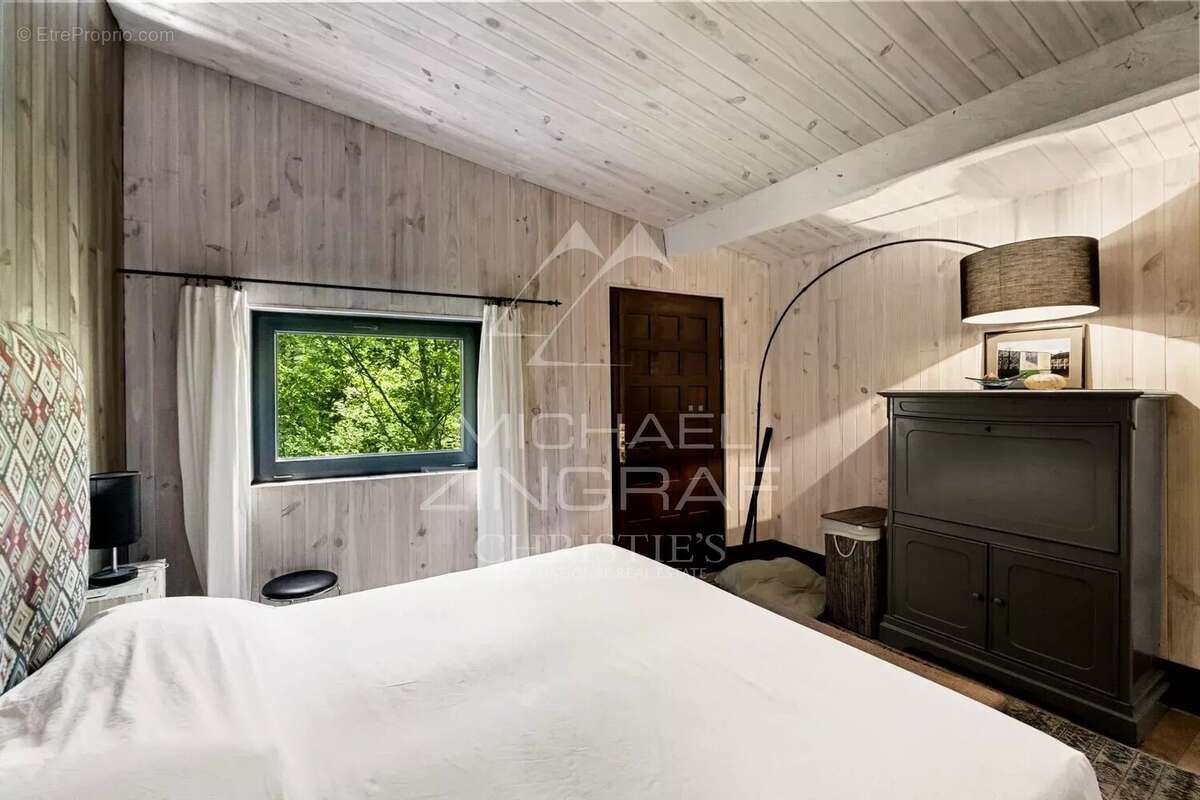 Maison à GREOLIERES