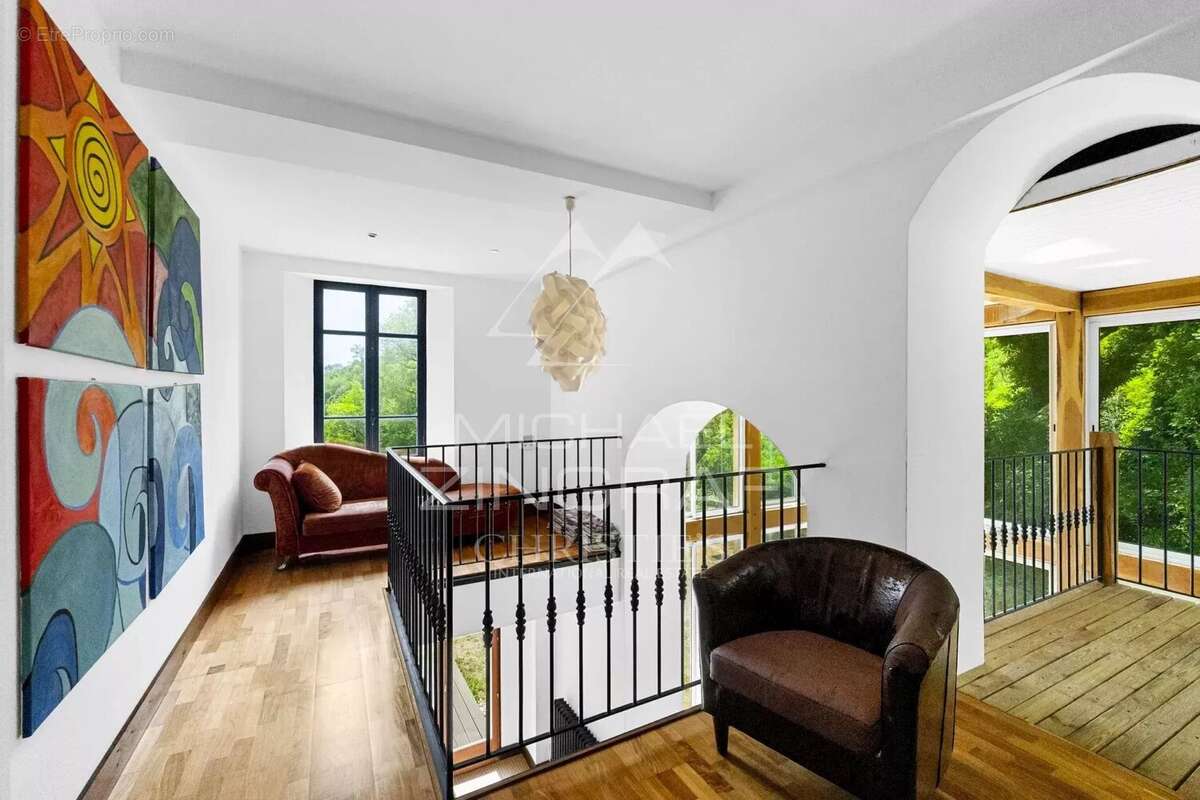 Maison à GREOLIERES