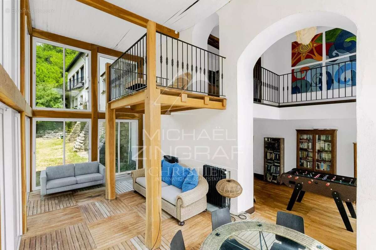 Maison à GREOLIERES