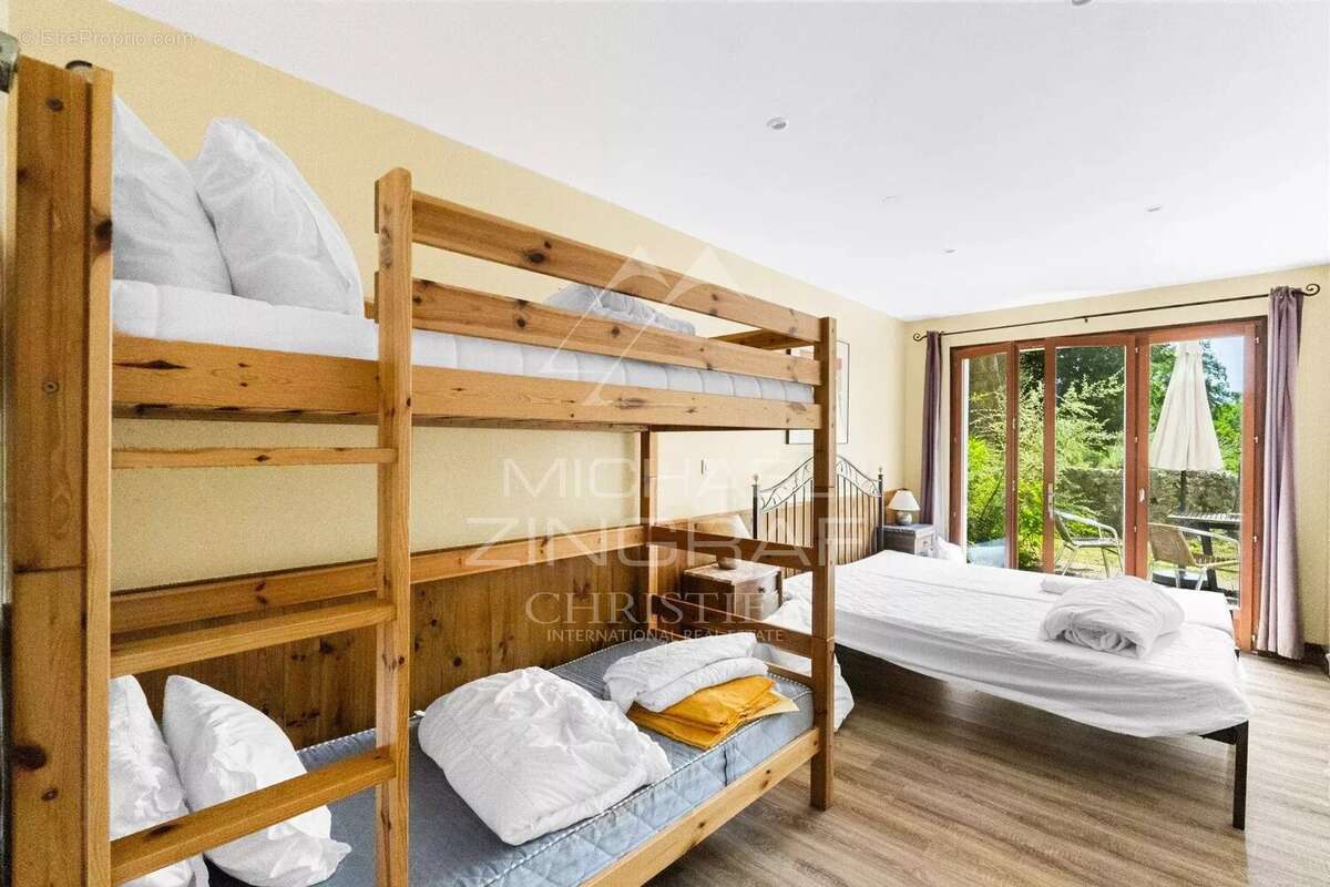 Maison à GREOLIERES