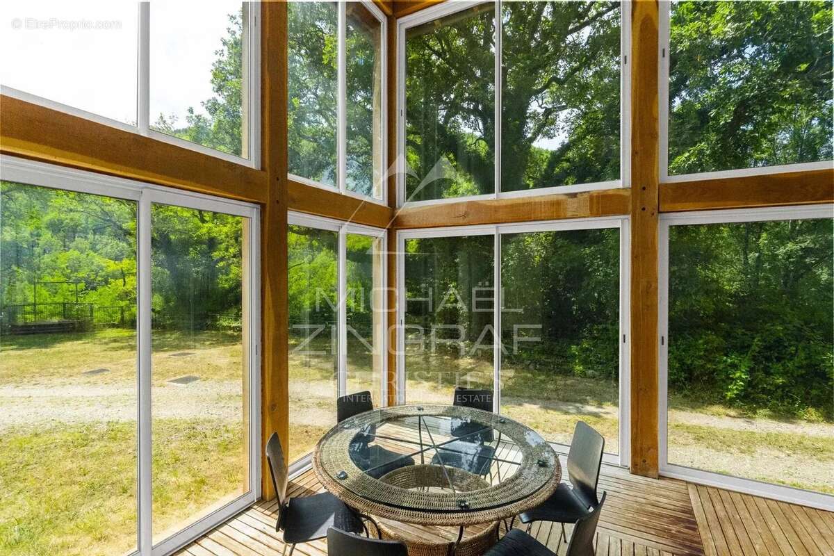 Maison à GREOLIERES