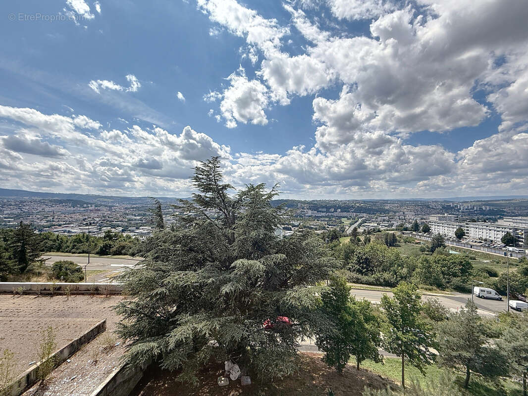 Appartement à SAINT-ETIENNE