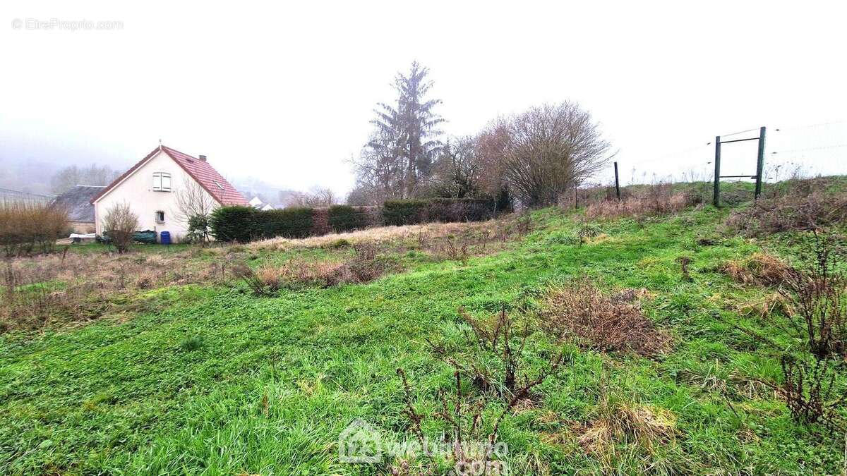 Tous les réseaux sont à proximité - Terrain à SUZY