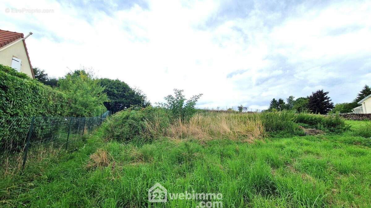 Vous apprécierez le calme et l'environnement - Terrain à SUZY