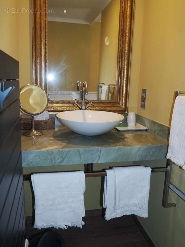 Maison à LA GARDE-FREINET