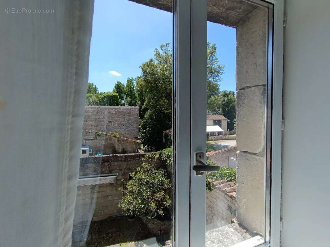 Maison à DAMPIERRE-SUR-BOUTONNE