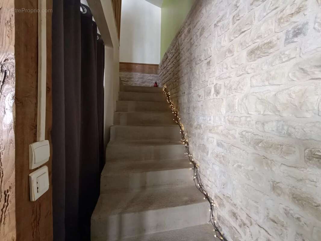 Maison à DAMPIERRE-SUR-BOUTONNE