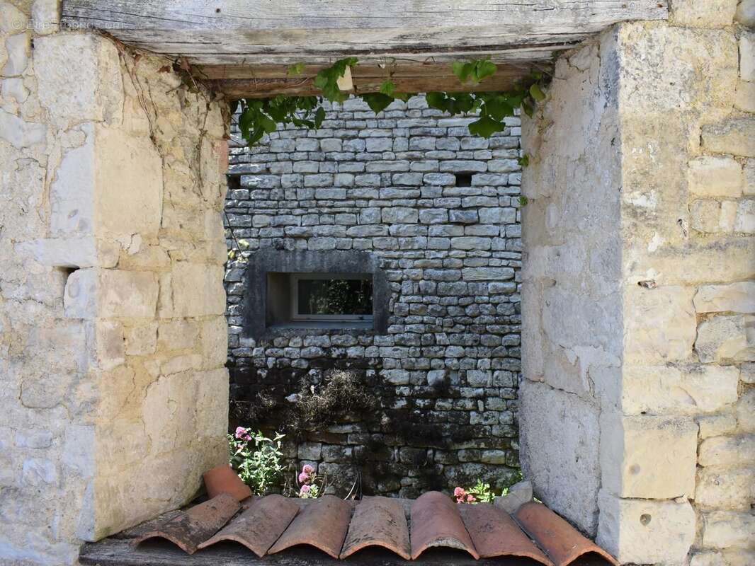 Maison à DAMPIERRE-SUR-BOUTONNE