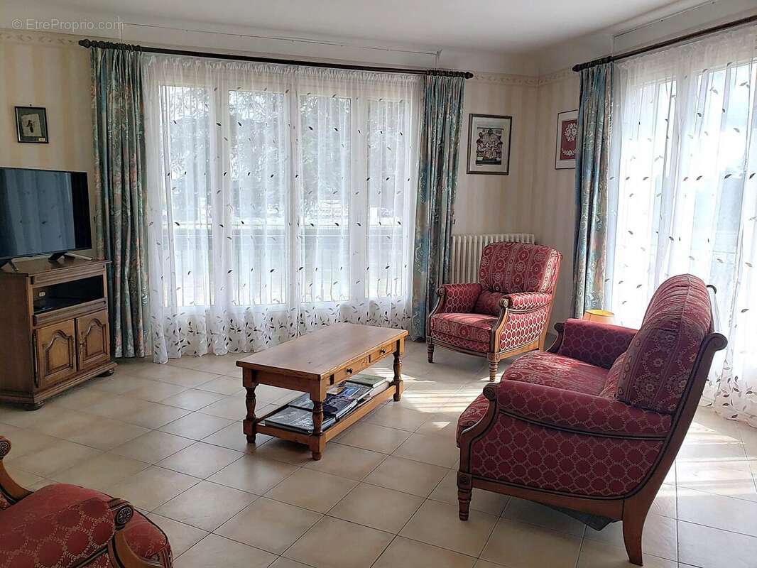 Maison à AZAY-LE-RIDEAU