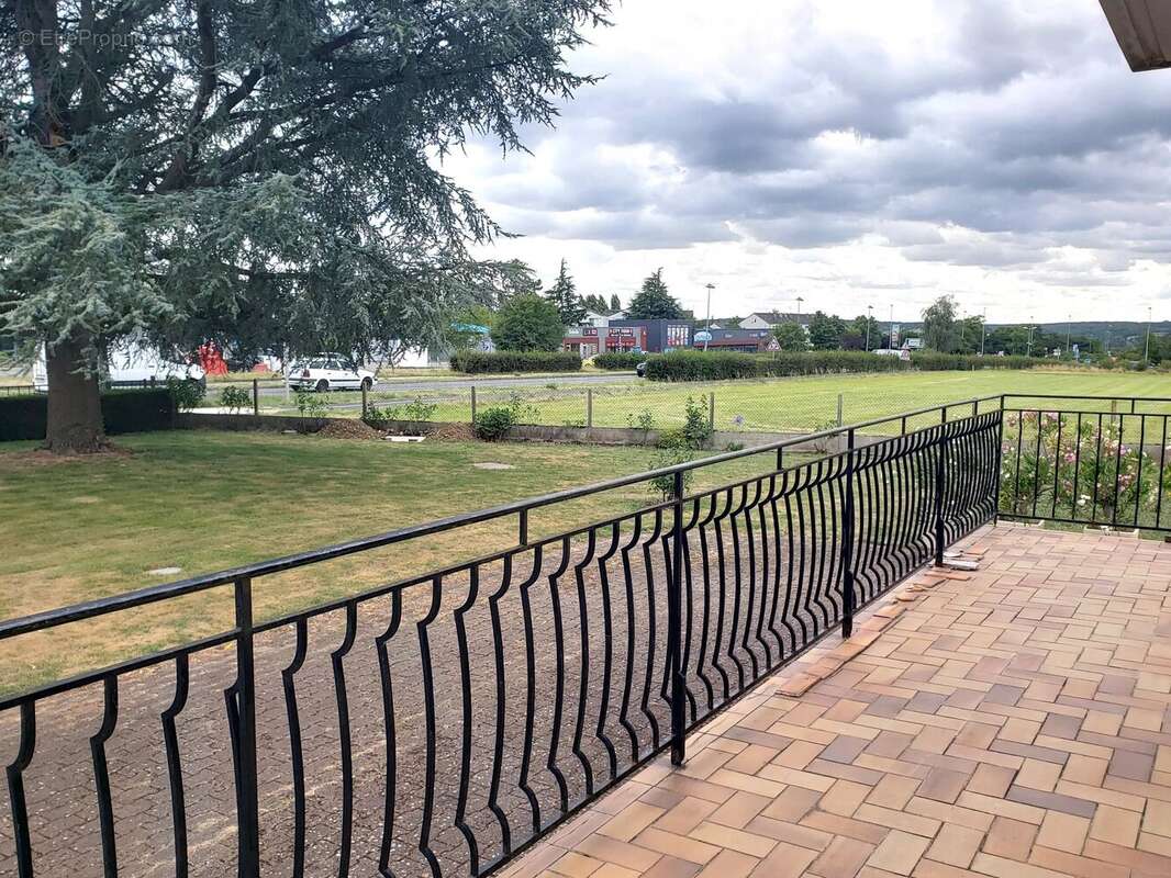 Maison à AZAY-LE-RIDEAU