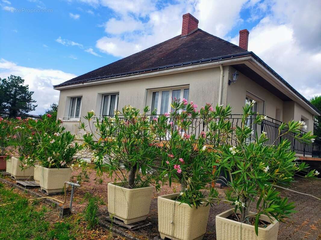 Maison à AZAY-LE-RIDEAU