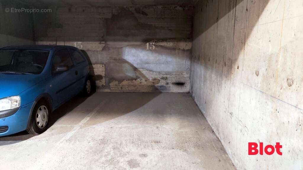 Parking à SAINT-MALO