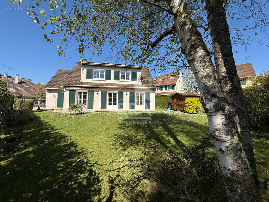 Maison à PONTAULT-COMBAULT