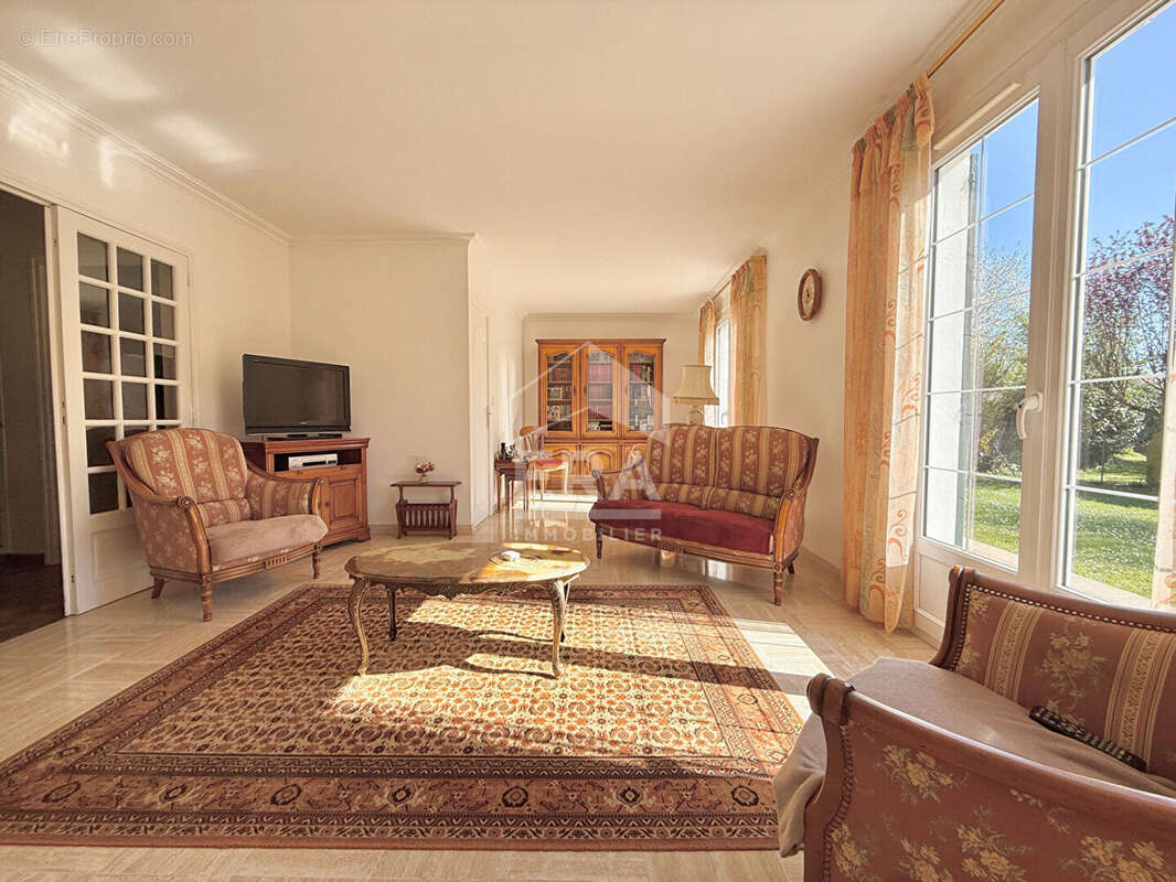 Maison à PONTAULT-COMBAULT