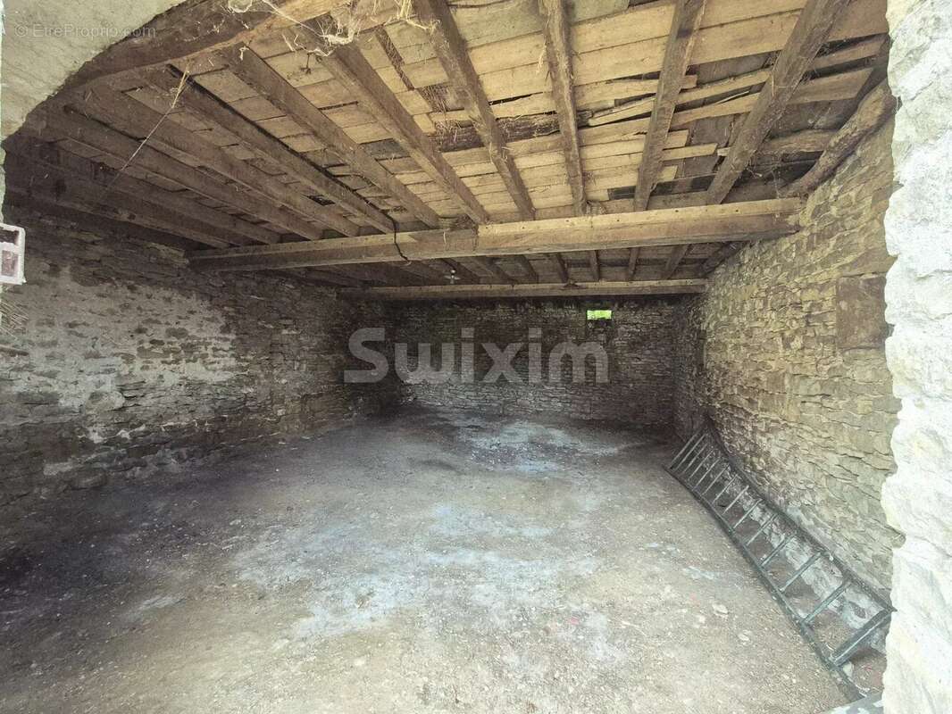 Maison à FONTENAY-PRES-VEZELAY