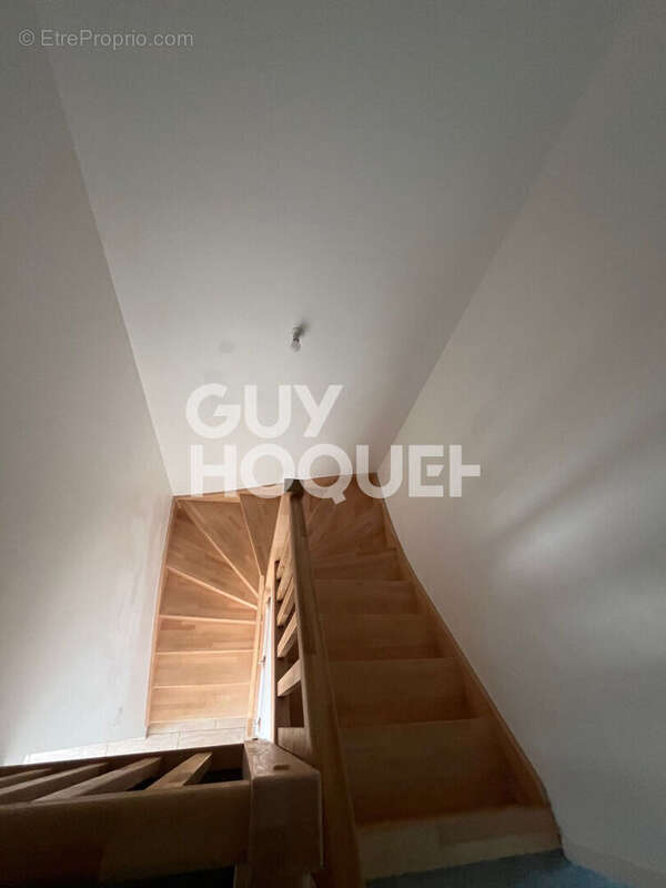 Maison à LACROIX-SAINT-OUEN