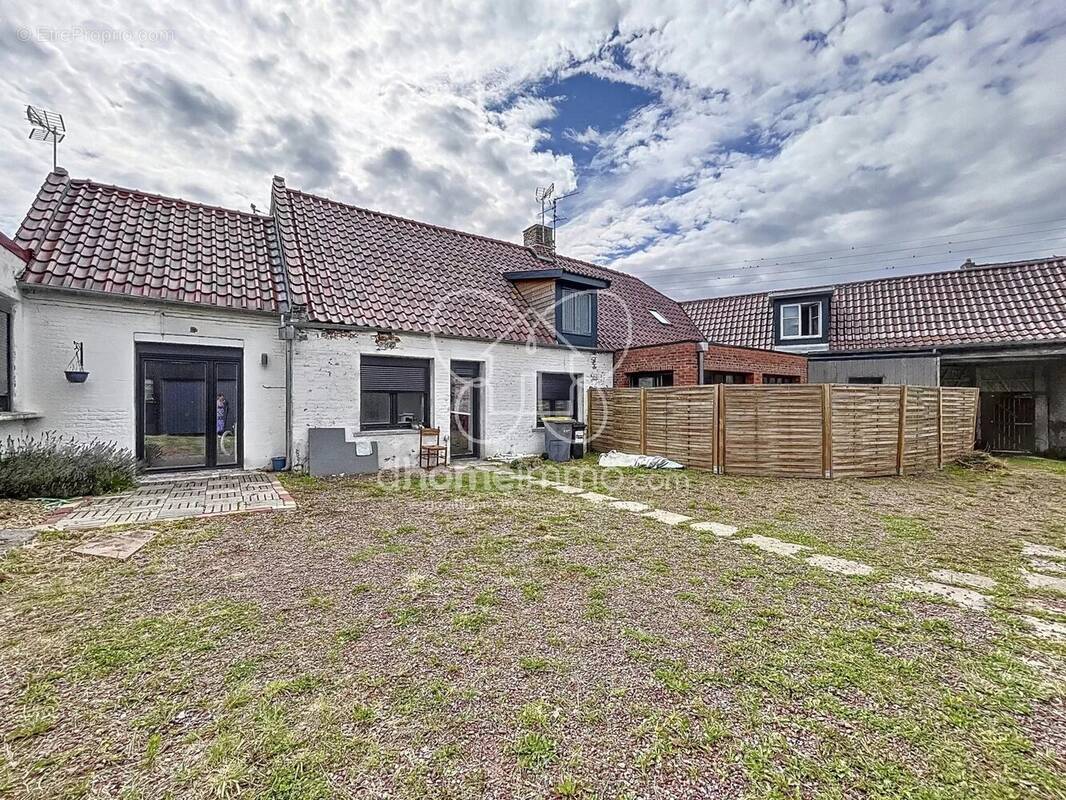 Maison à RAIMBEAUCOURT