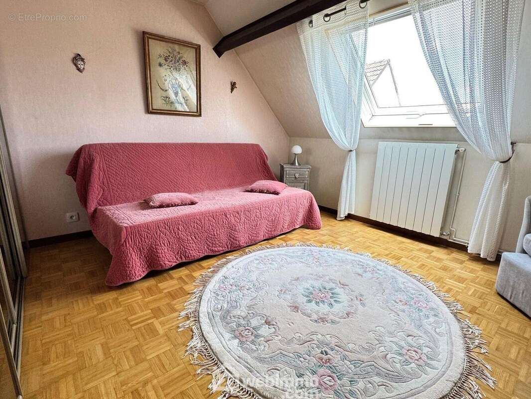 et la quatrième chambre avec placard. - Maison à BONDOUFLE