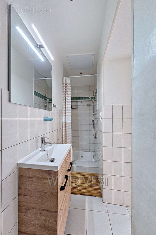 Appartement à SALLES-CURAN