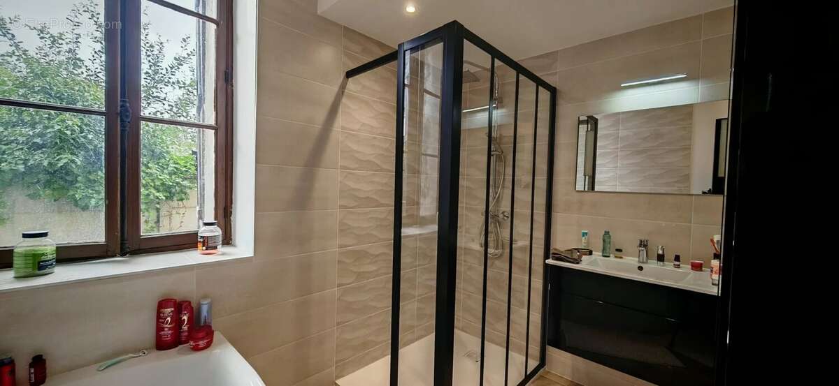 Maison à SAINT-ANDRE-LES-VERGERS