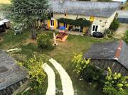 Proche de Monts-sur-Guesnes, dans un hameau, - Maison à SAIRES