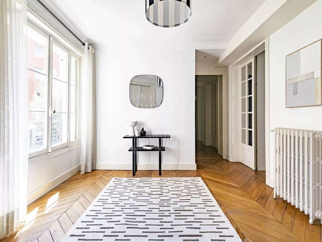 Appartement à PARIS-17E