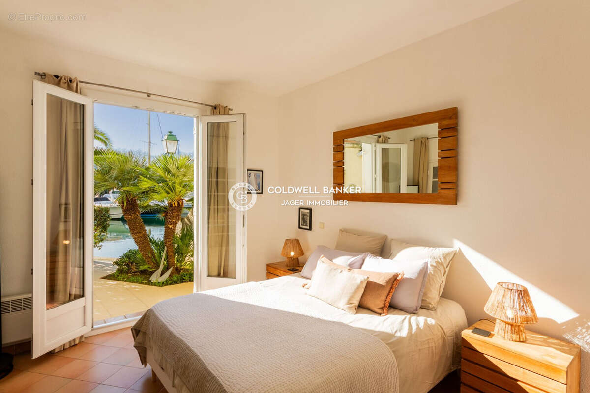 Appartement à GRIMAUD