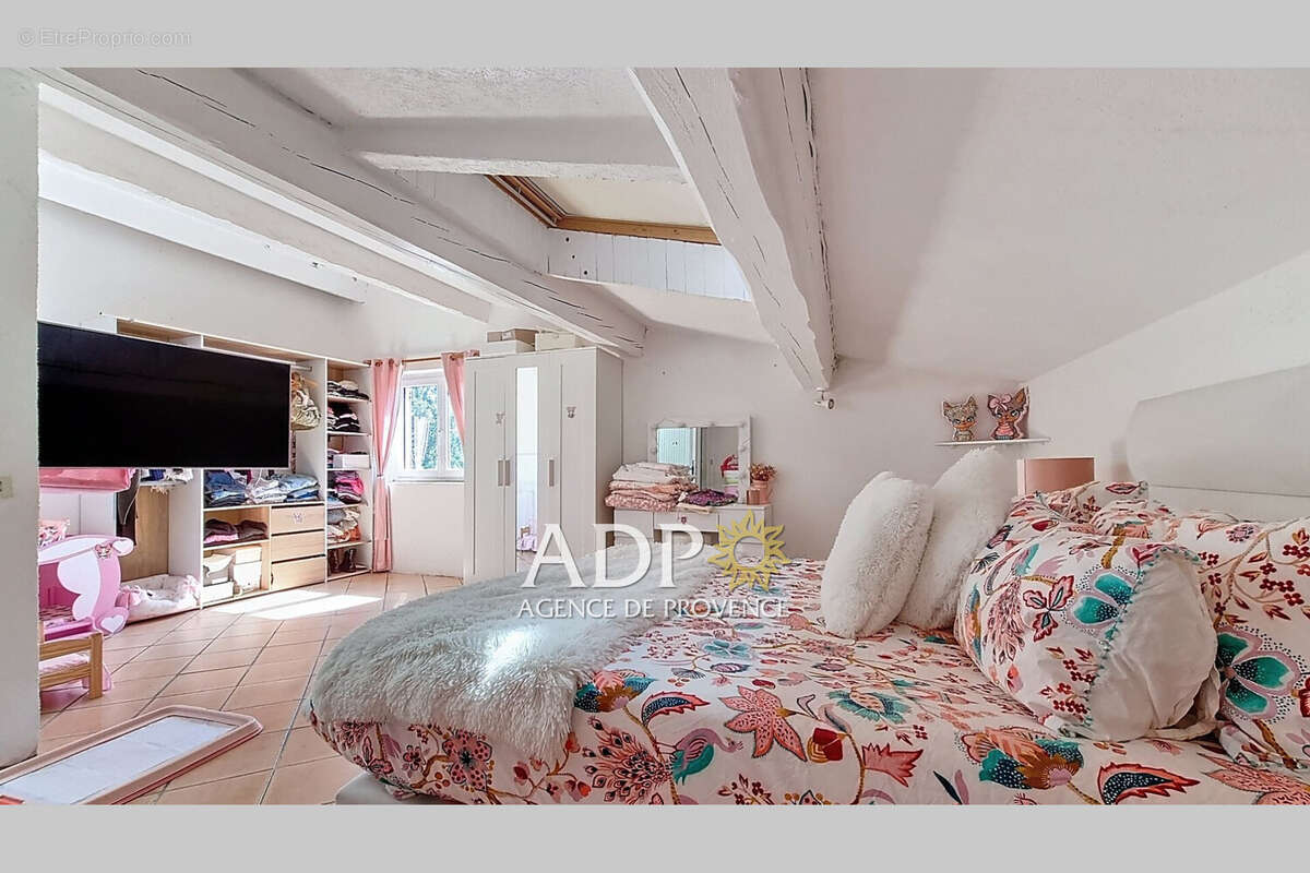 Maison à SAINT-CEZAIRE-SUR-SIAGNE