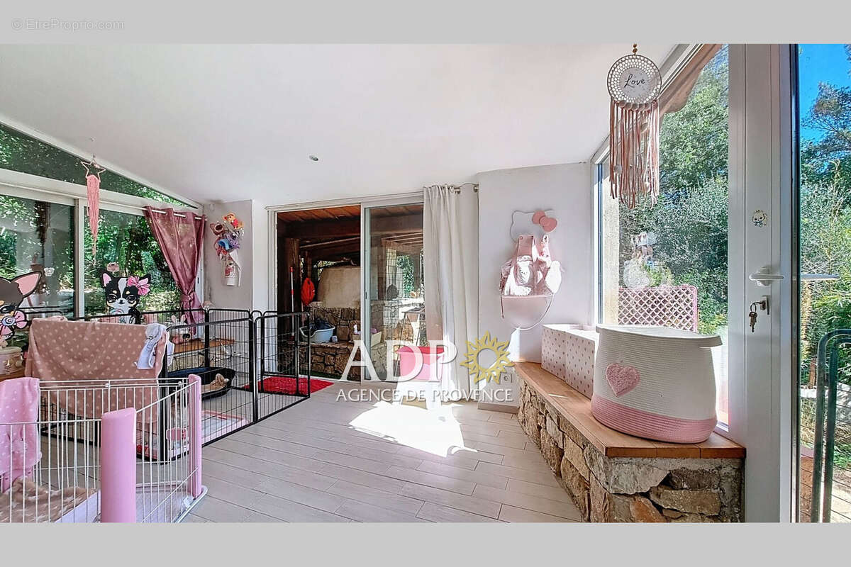 Maison à SAINT-CEZAIRE-SUR-SIAGNE