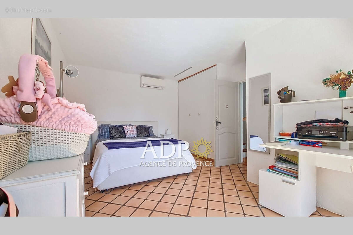 Maison à SAINT-CEZAIRE-SUR-SIAGNE