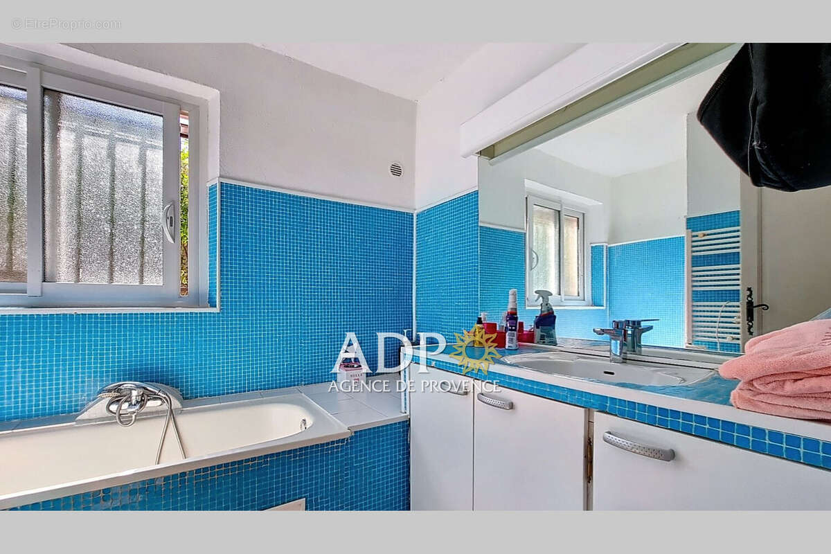 Maison à SAINT-CEZAIRE-SUR-SIAGNE