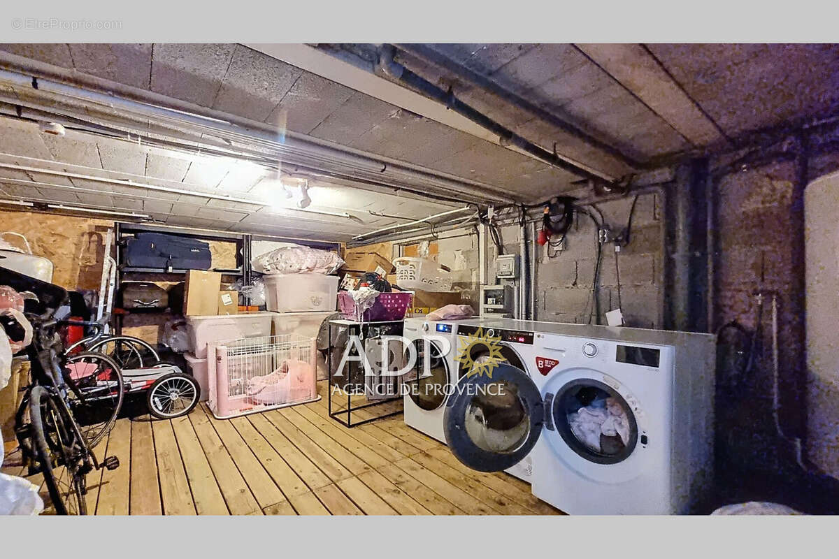 Maison à SAINT-CEZAIRE-SUR-SIAGNE