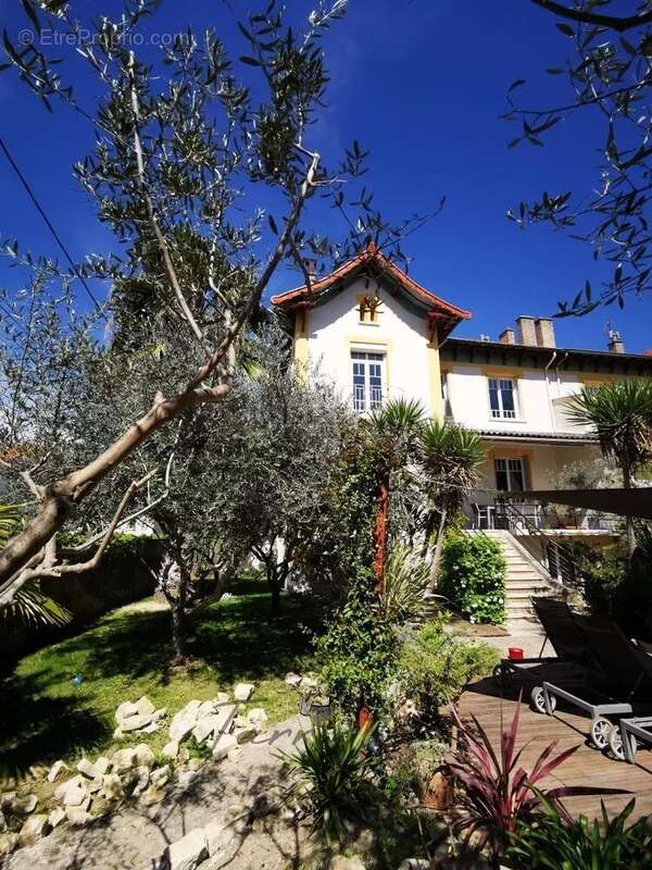 Maison à MONTELIMAR