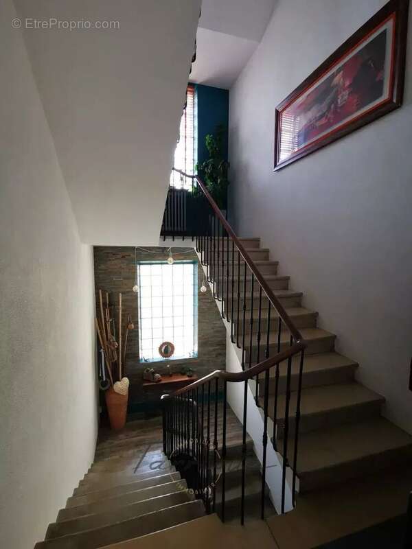 Maison à MONTELIMAR